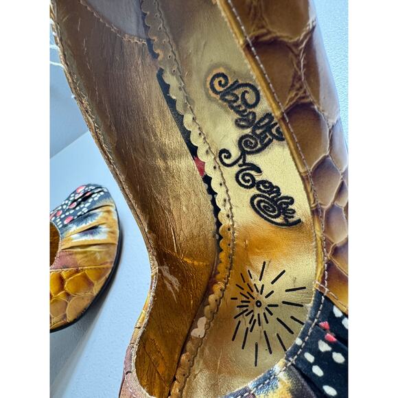 Naughty Monkey pumps brown faux snakeskin feather design on toes 4' heel Sz 9 - Picture 8 of 12